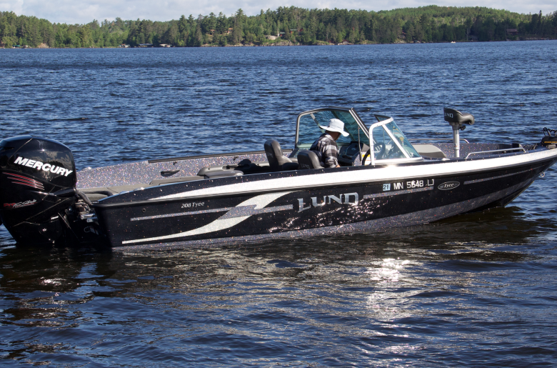 Lund Tyee 208 fish and ski boat rental on Lake Vermilion 